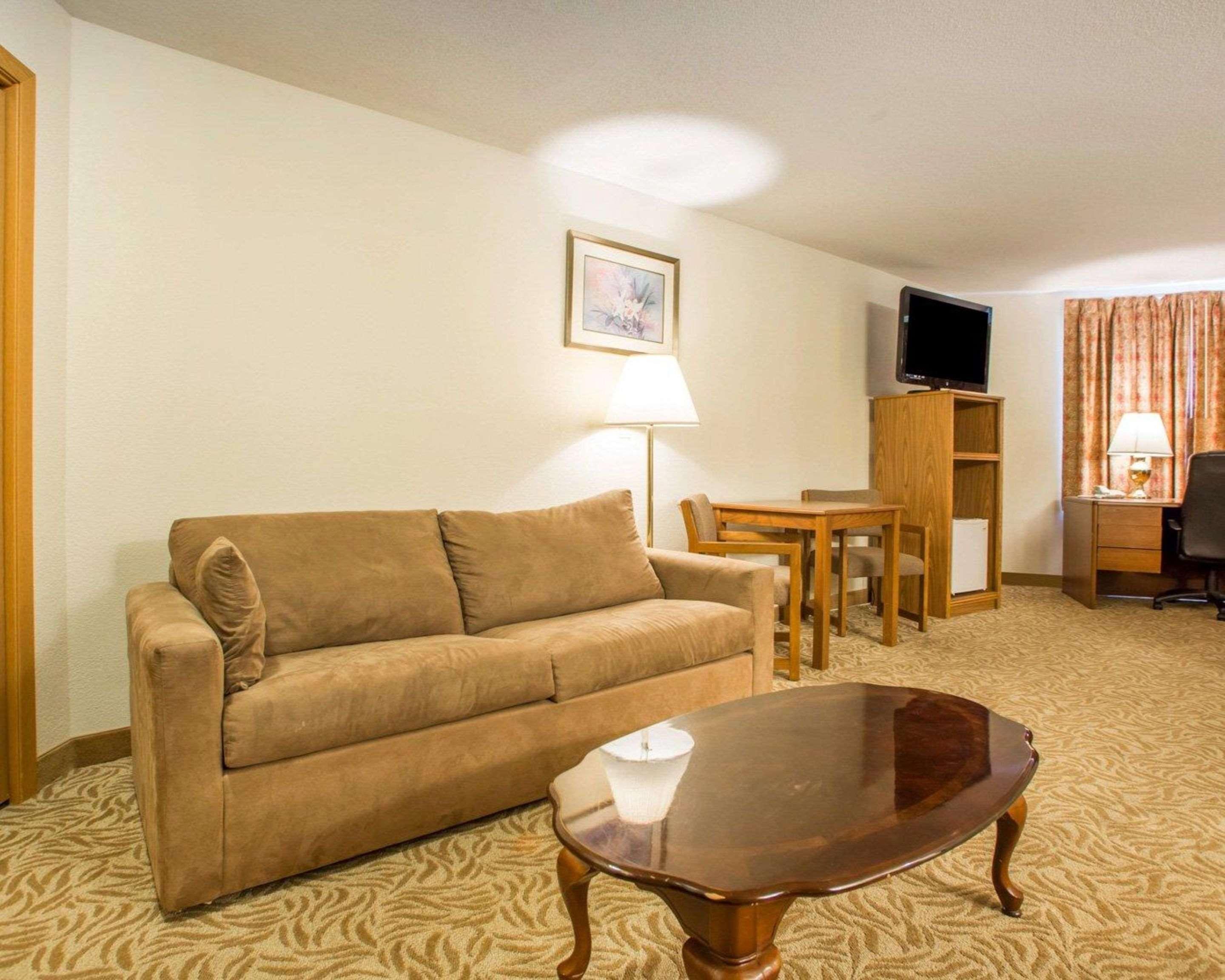 Econo Lodge Inn & Suites Stevens Point Εξωτερικό φωτογραφία